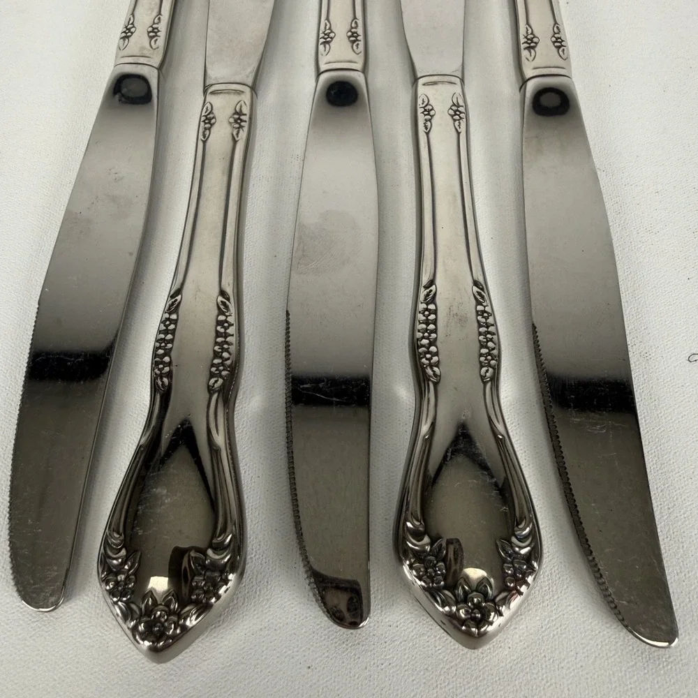5 Pcs‎ WM. A Rogers Oneida Ltd. Deluxe Stainless BUTTER KNIFE Mansfield Amadeus